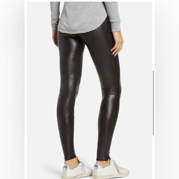 Spanx  faux leather high rise leggings in black glossy, size XS  petite tall - Picture 4 of 13